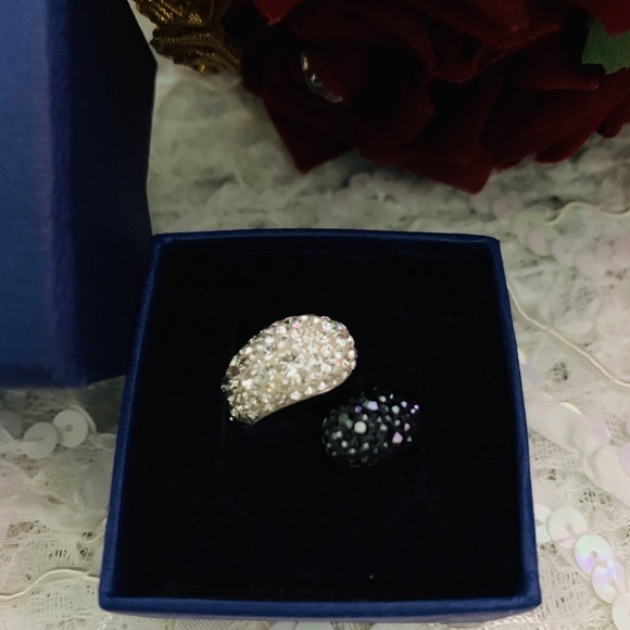 Swarovski ring - Picture 2 of 3